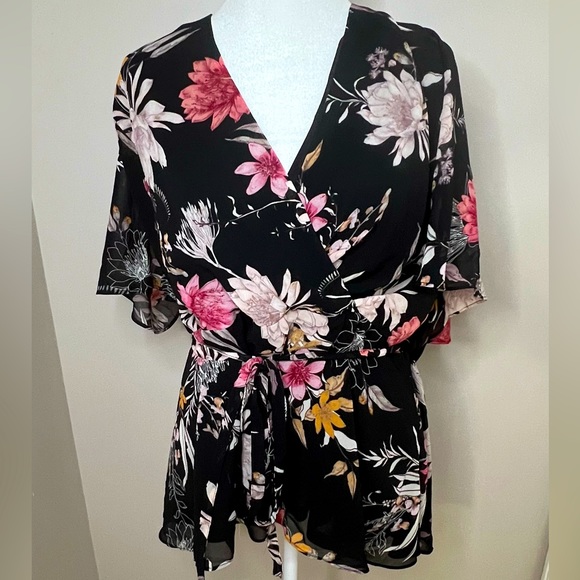 City Chic Tops - NWT City Chic Black Sweet Botanical Tori Top Size M (18)